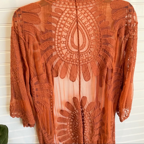 Bohemian lace embroidered kimono - Picture 7 of 9